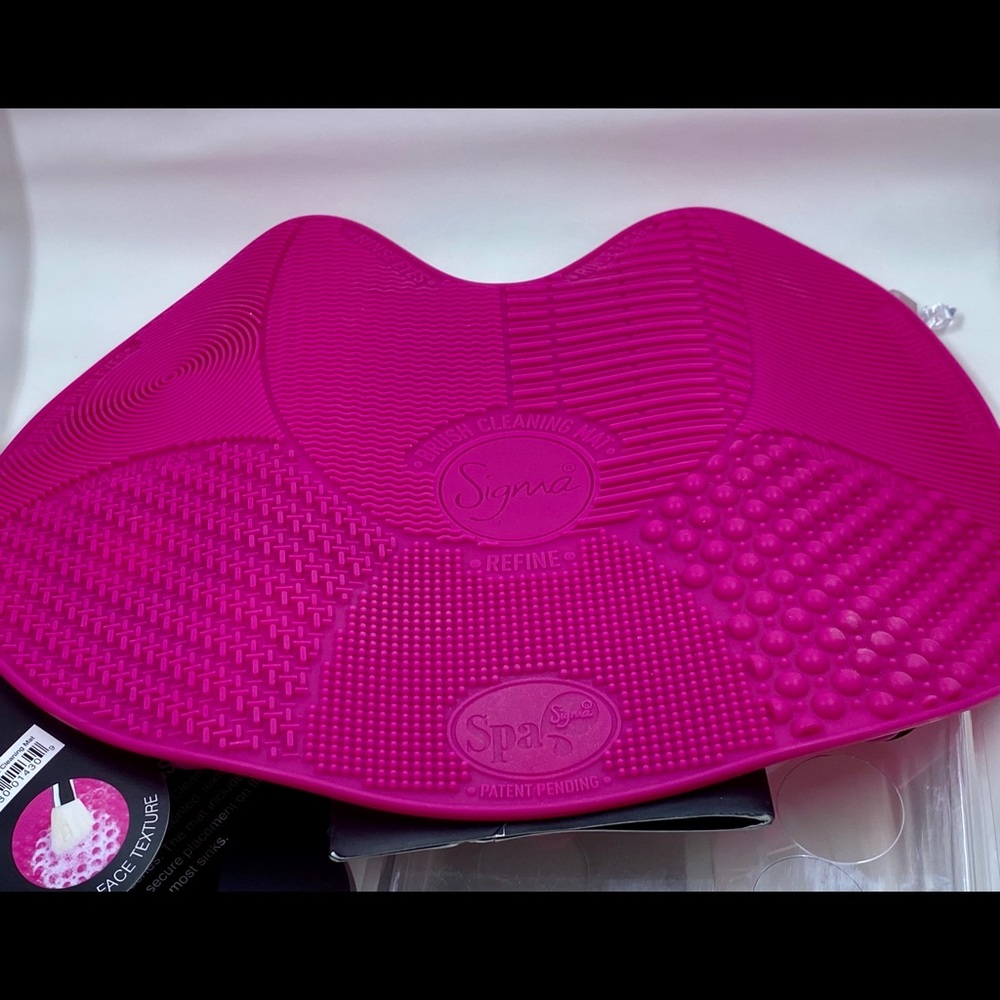 💎 Sigma Spa Brush Cleaning Mat - Picture 4 of 10